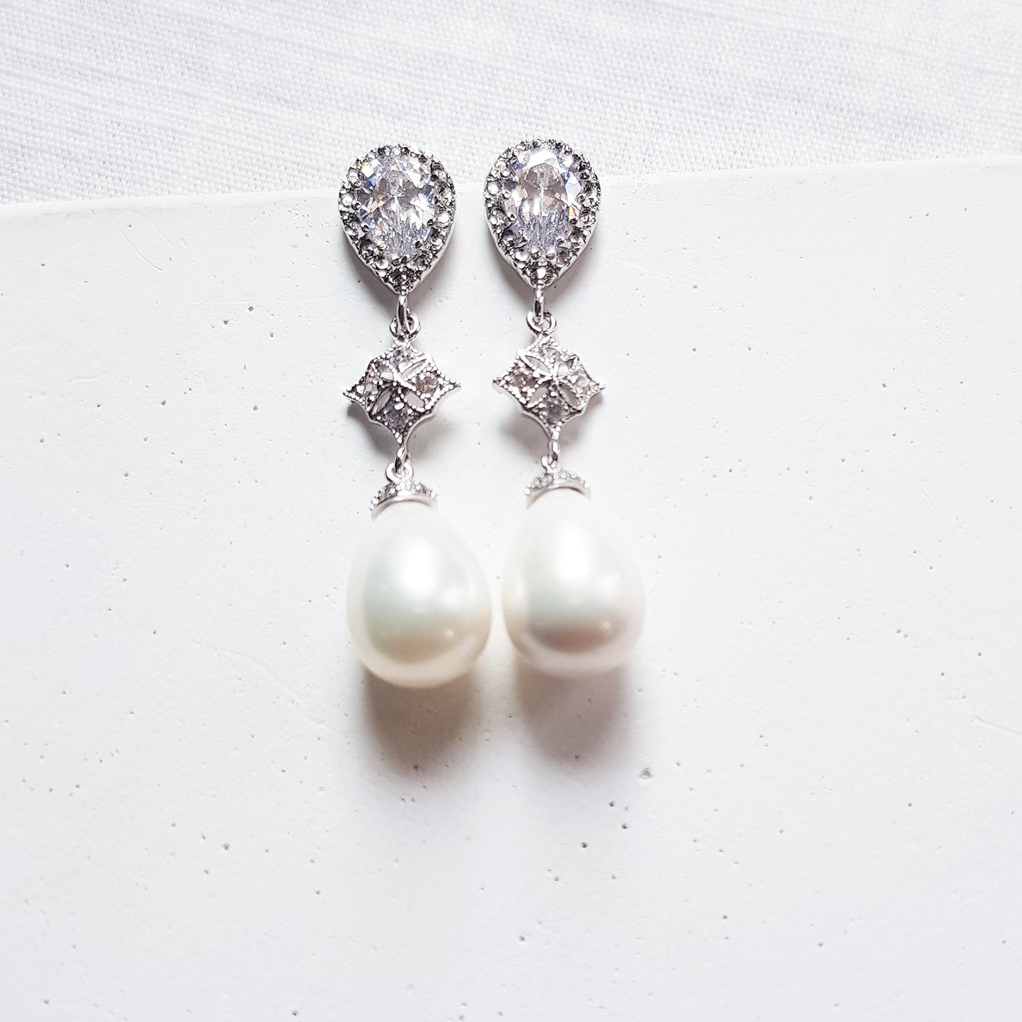 Pearl art deco earrings