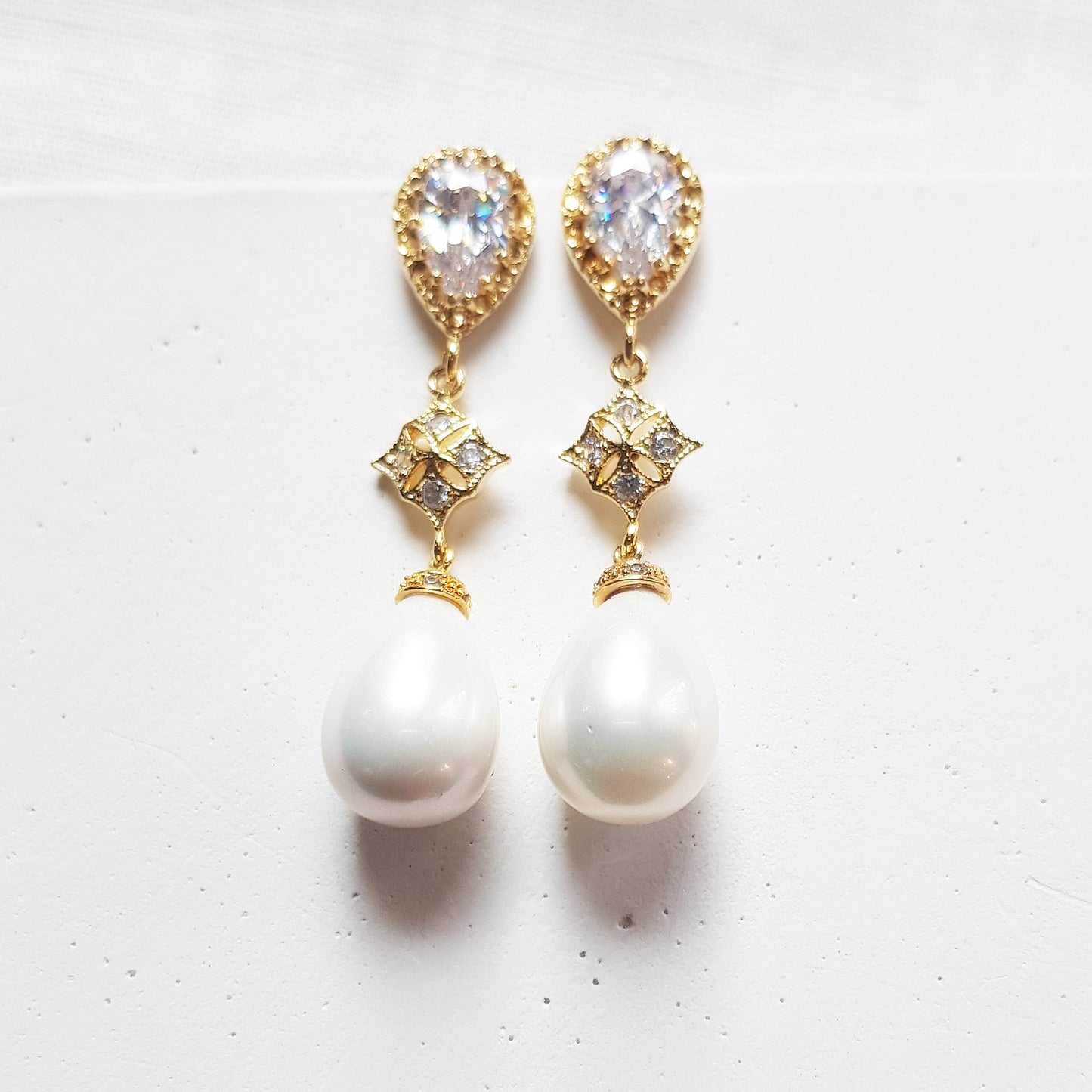 Pearl art deco earrings
