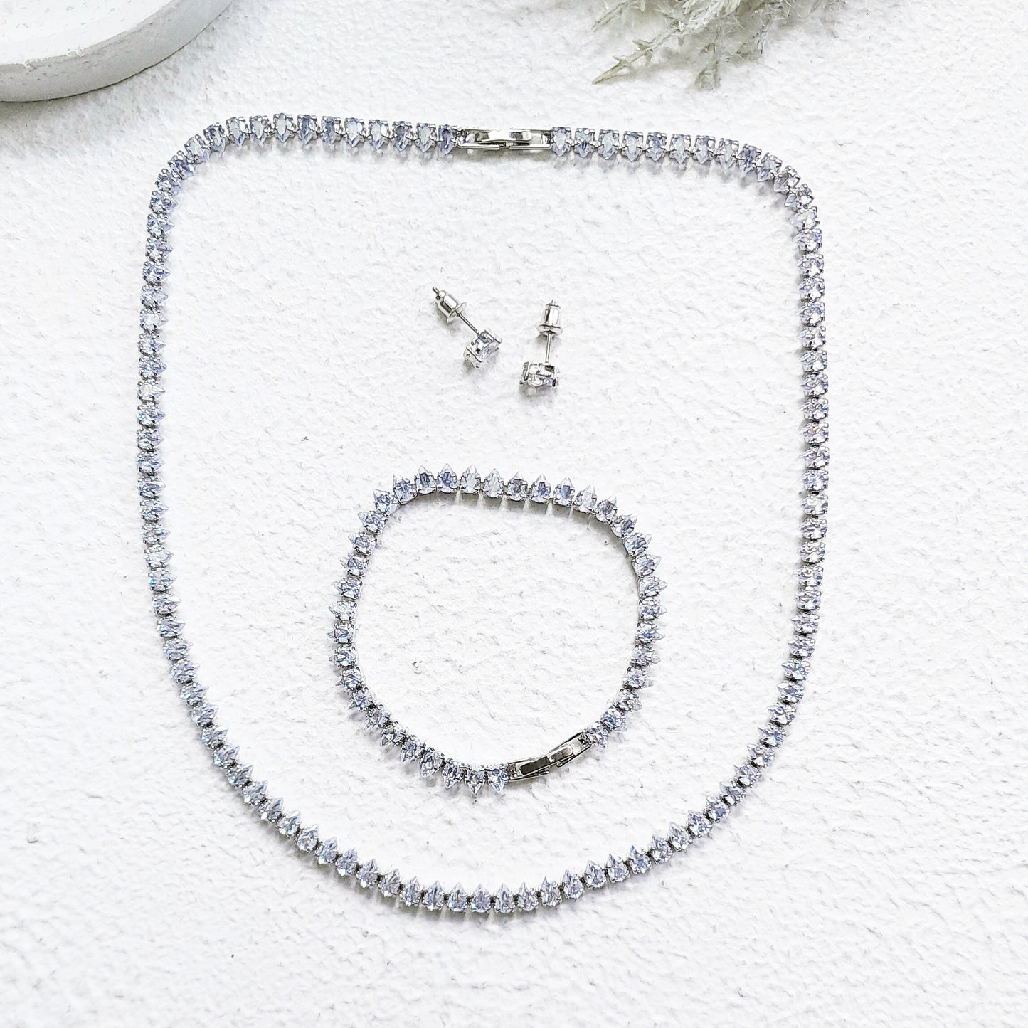 Dainty Silver Collar Jewelry Set