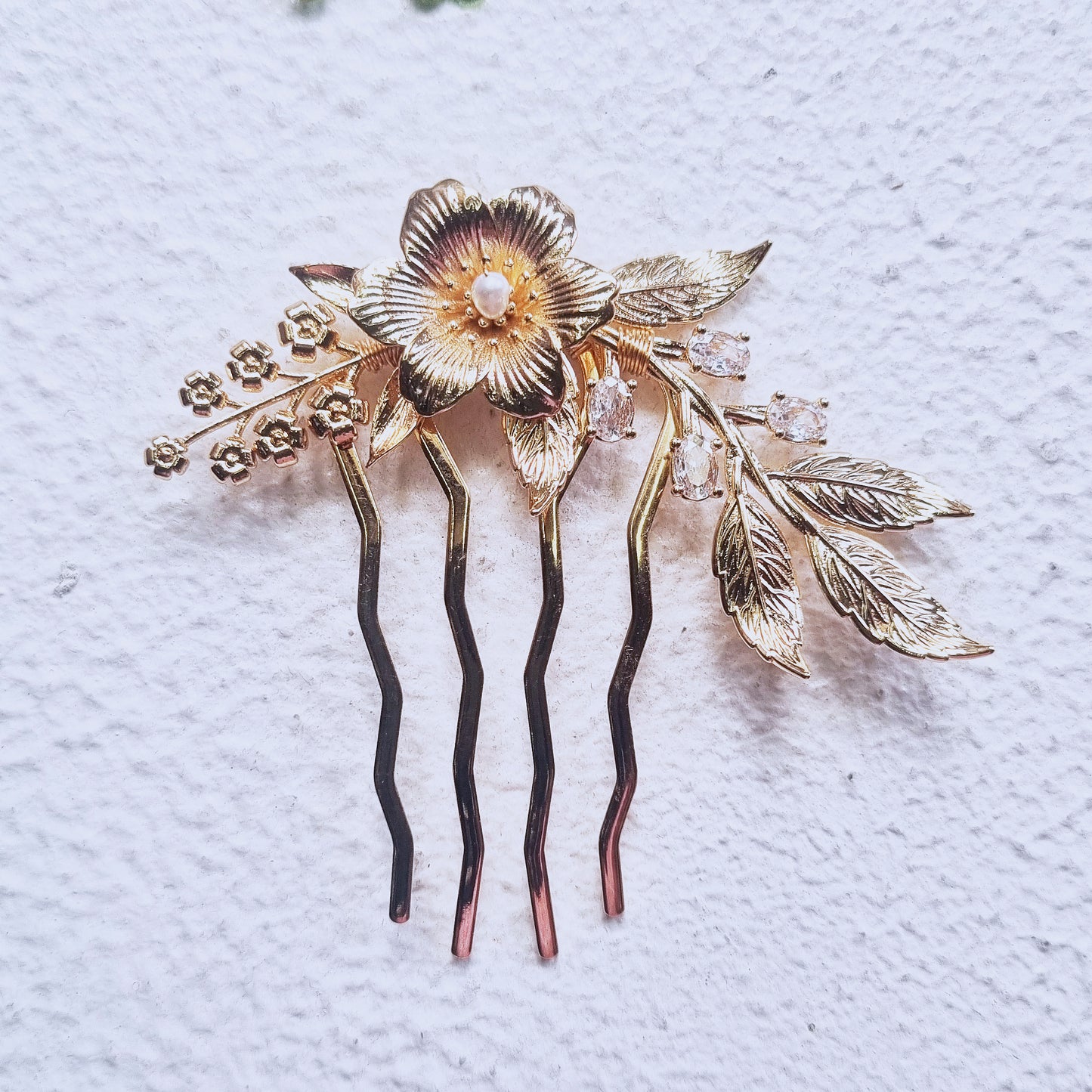 Elegant Pearl & Gold Hair Comb - Floral Hair Prong for Boho Brides