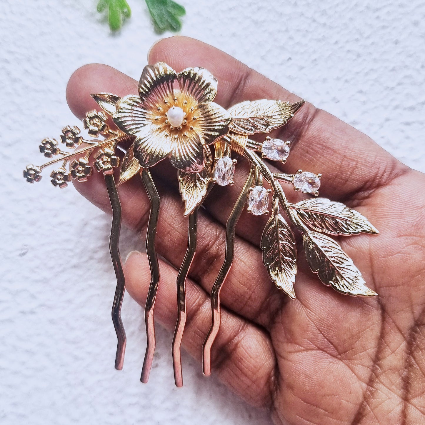 Elegant Pearl & Gold Hair Comb - Floral Hair Prong for Boho Brides
