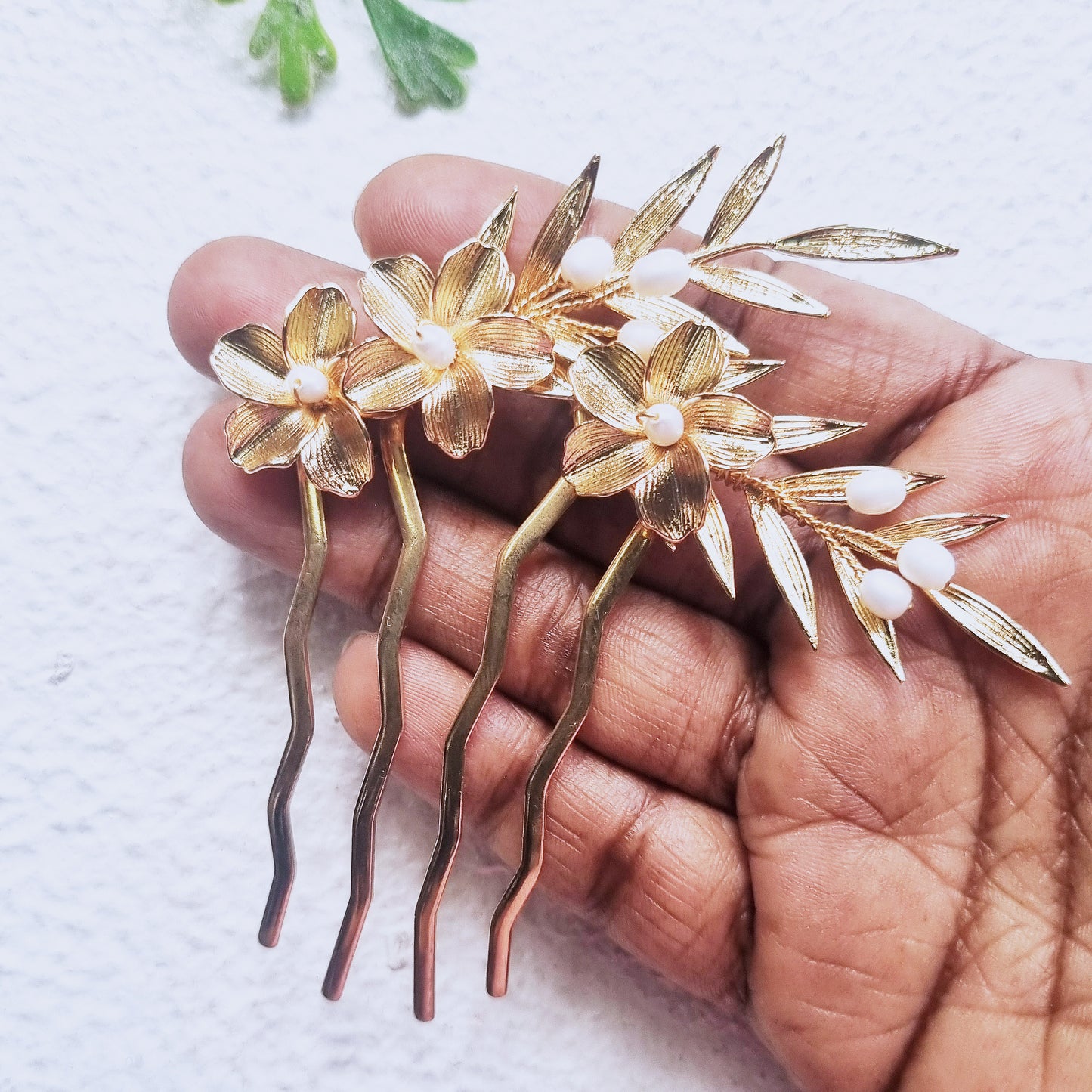 Elegant Pearl & Gold Hair Comb - Floral Hair Prong for Boho Brides