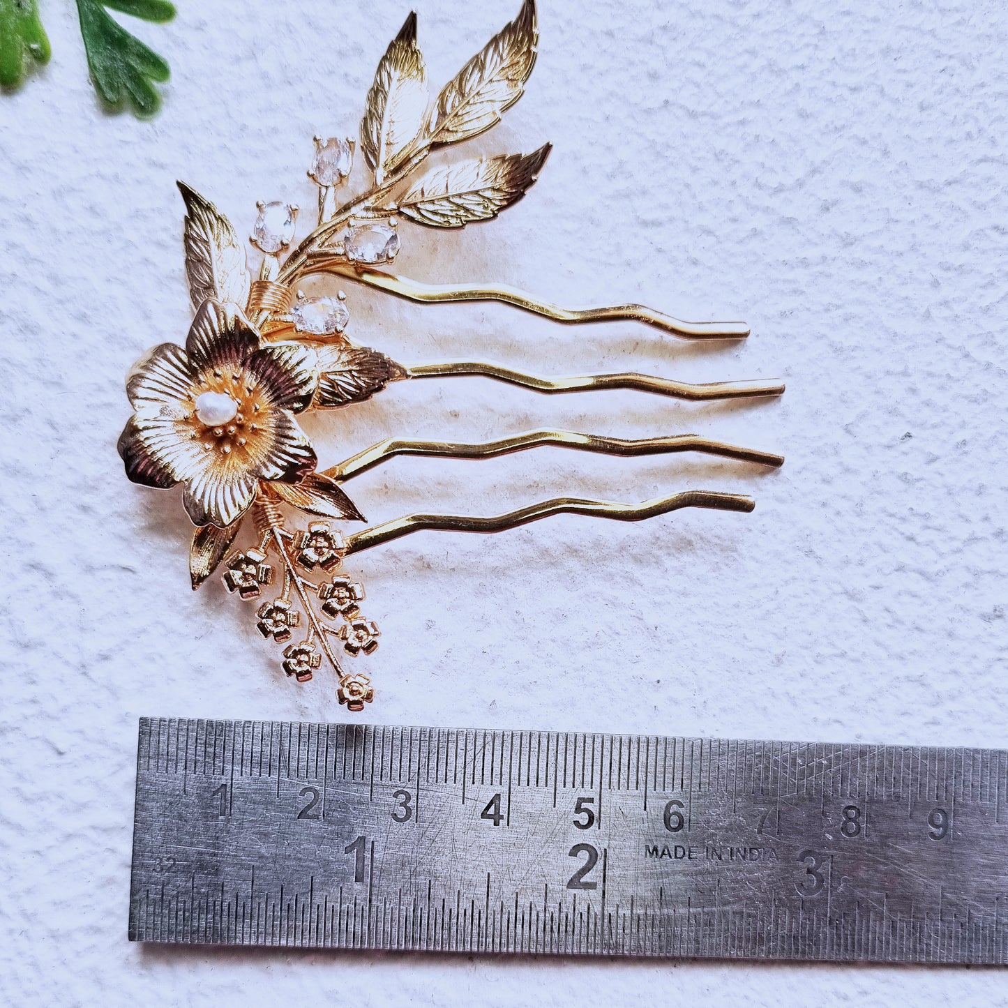 Elegant Pearl & Gold Hair Comb - Floral Hair Prong for Boho Brides