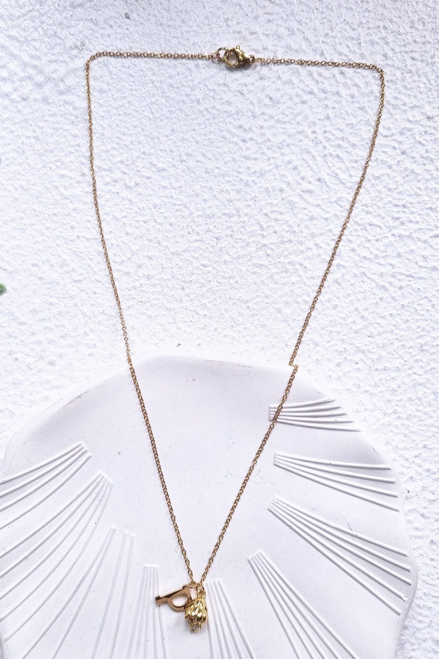 Personalized Birth Flower Necklace - Gold