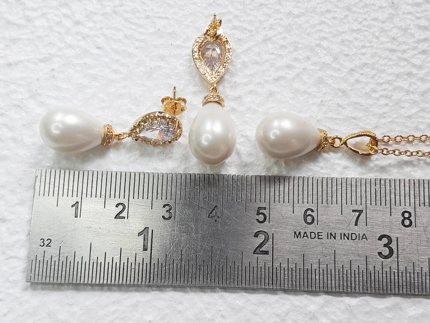 Elegant Teardrop Pearl Bride Earrings