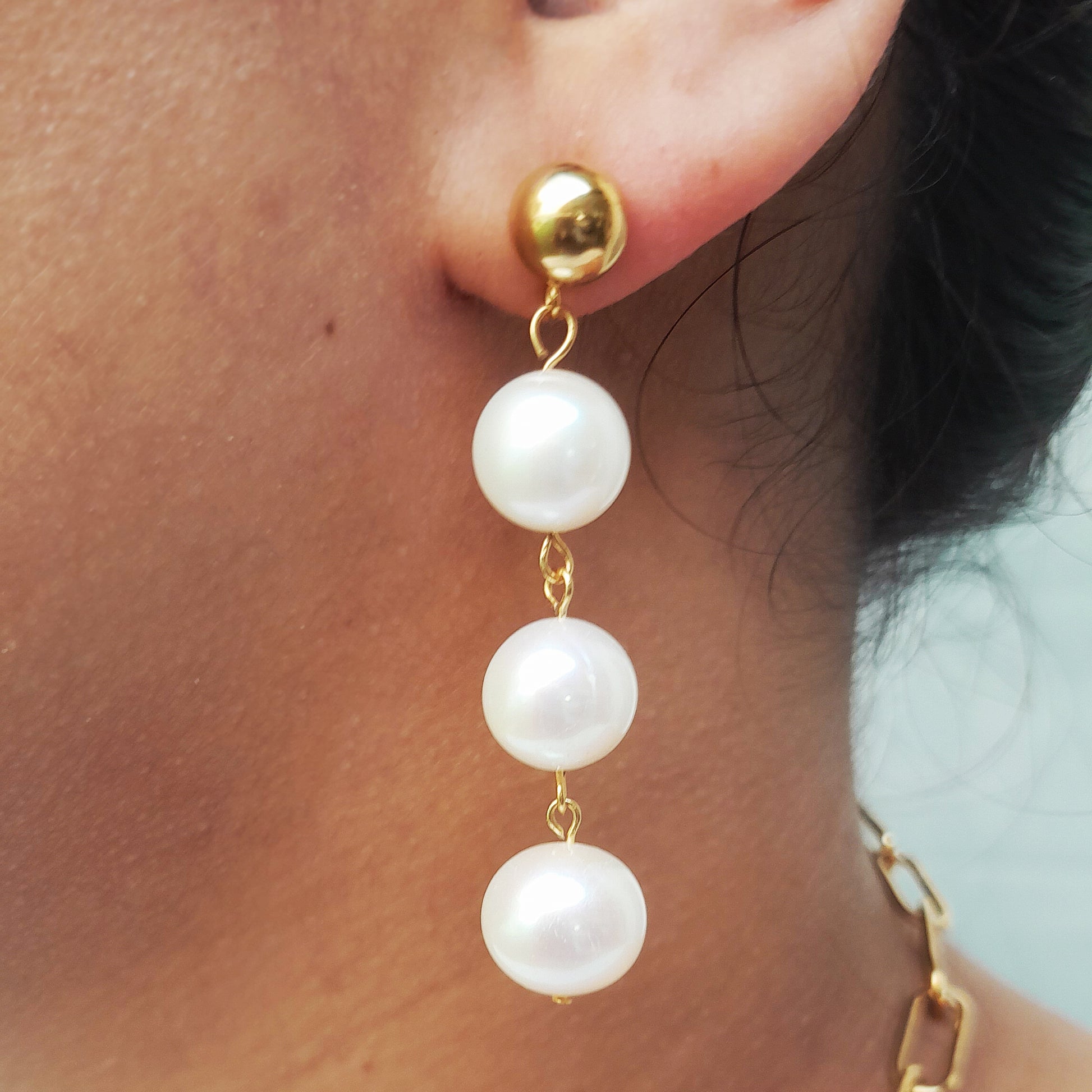 Freshwater pearl drop earrings for Modern and  Boho Brides 