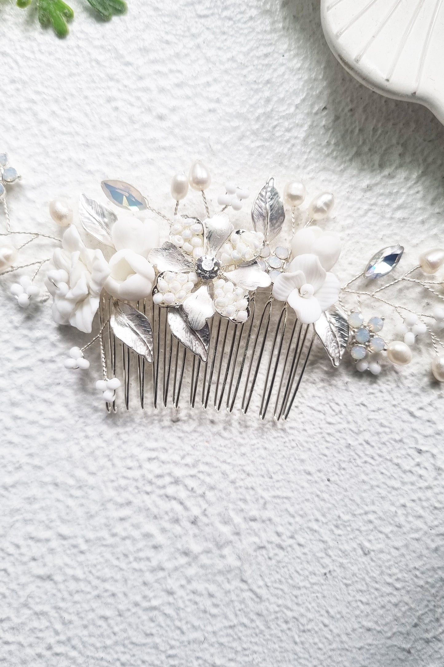 White flower hair comb wedding