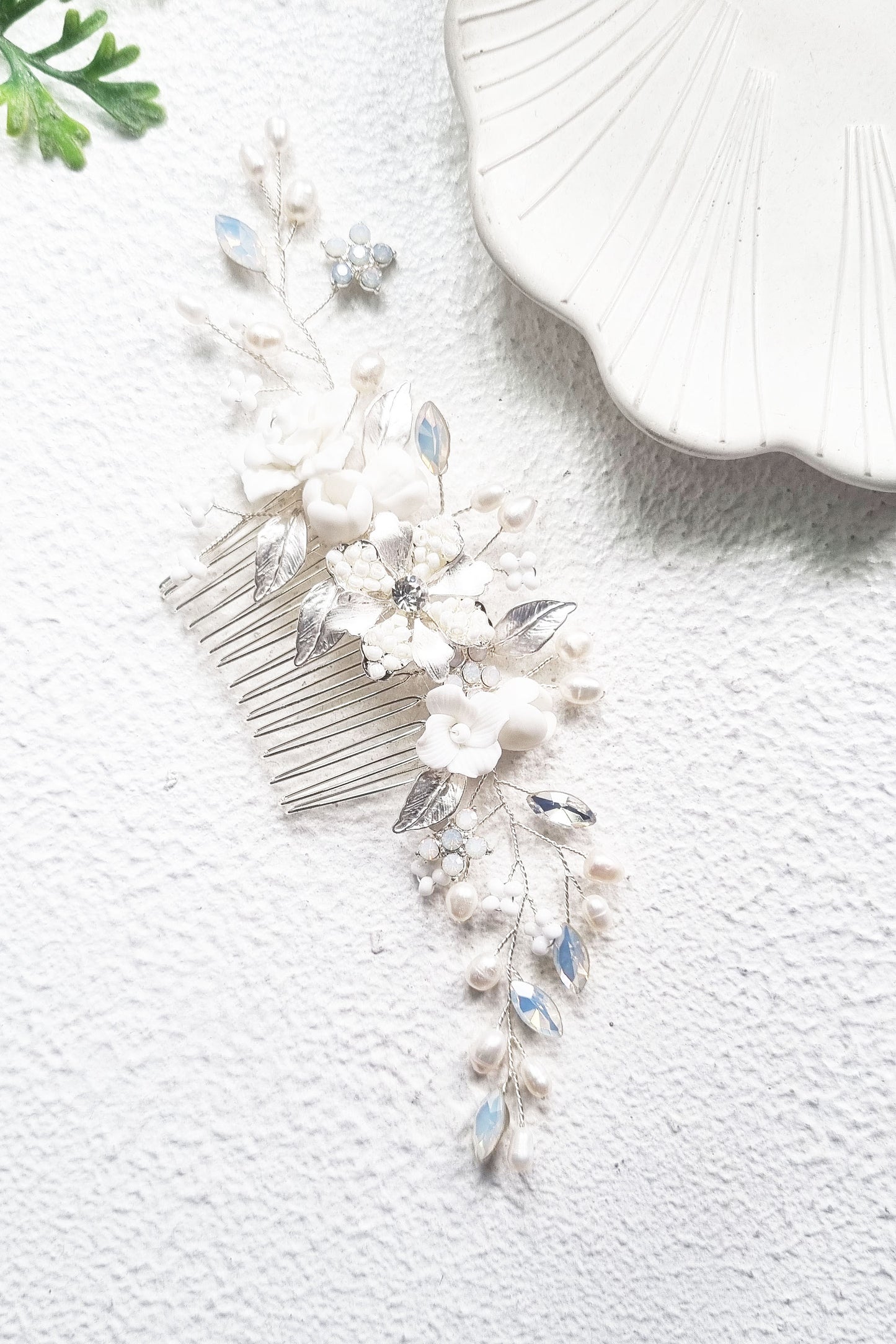 White flower hair comb wedding
