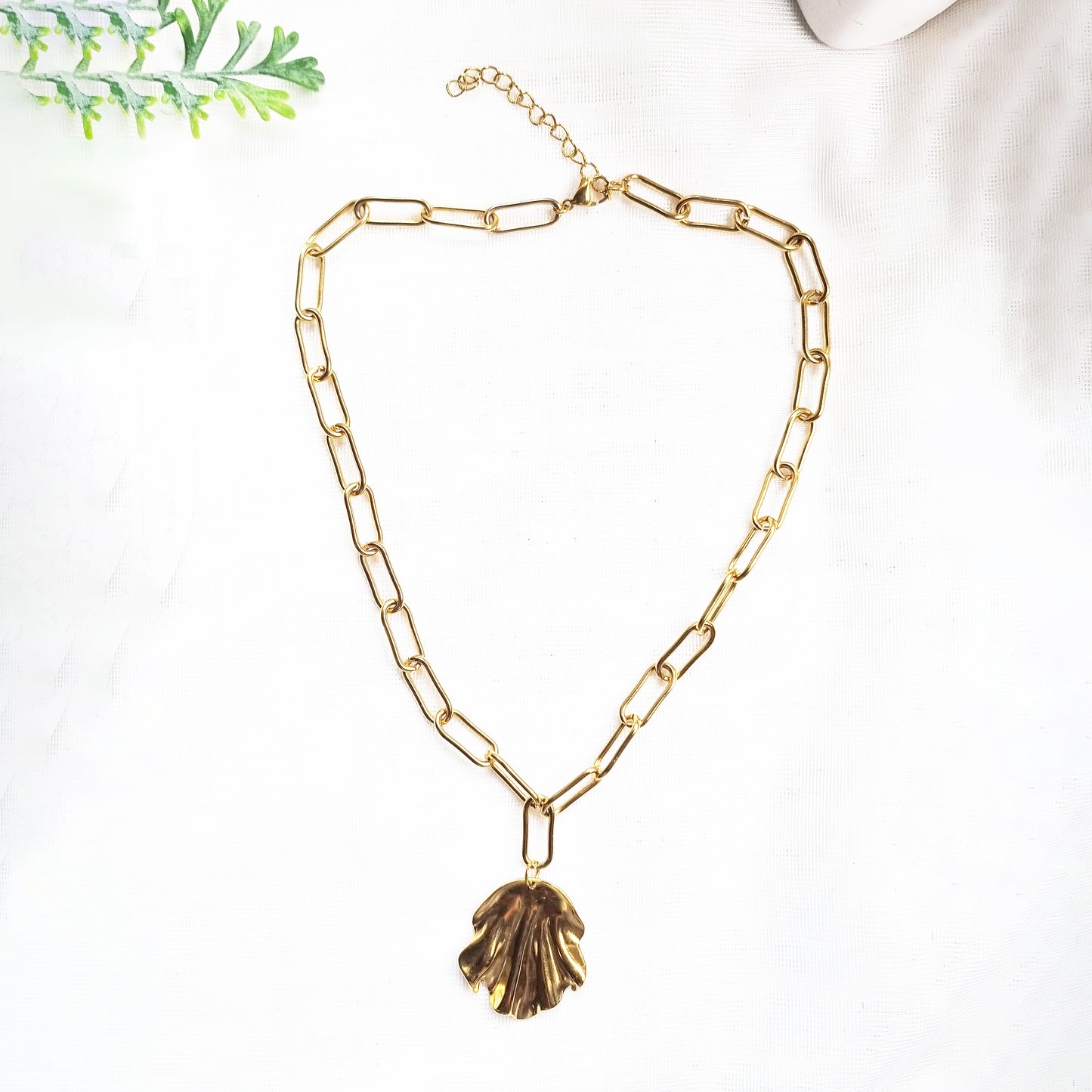 Sculptural Gold Paperclip Chain Necklace