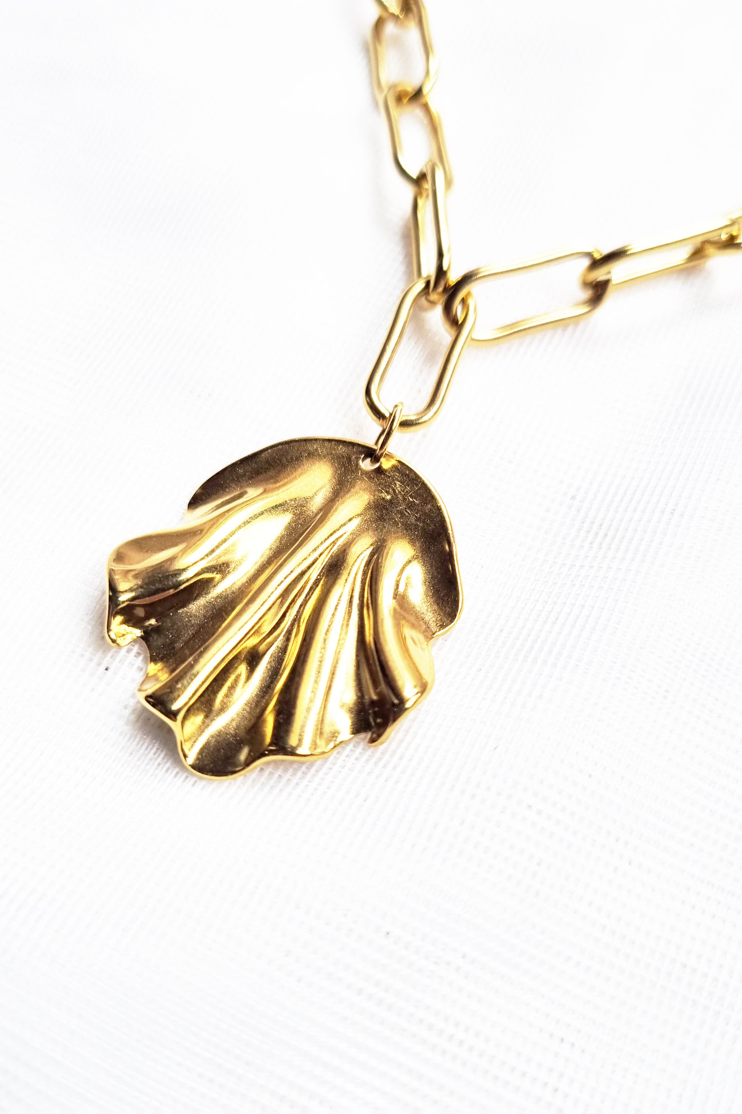 Sculptural Gold Paperclip Chain Necklace