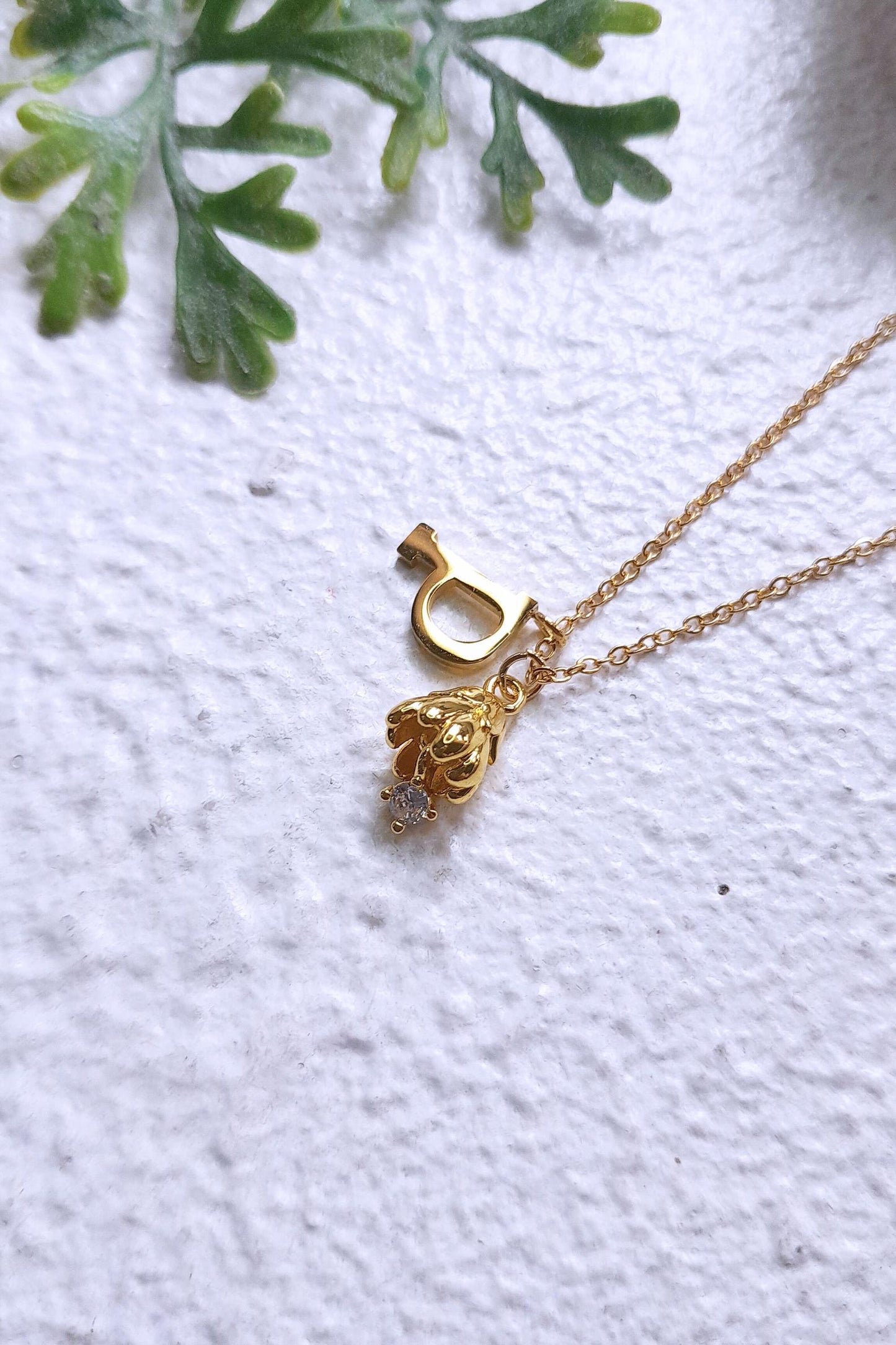 Personalized Birth Flower Necklace - Gold