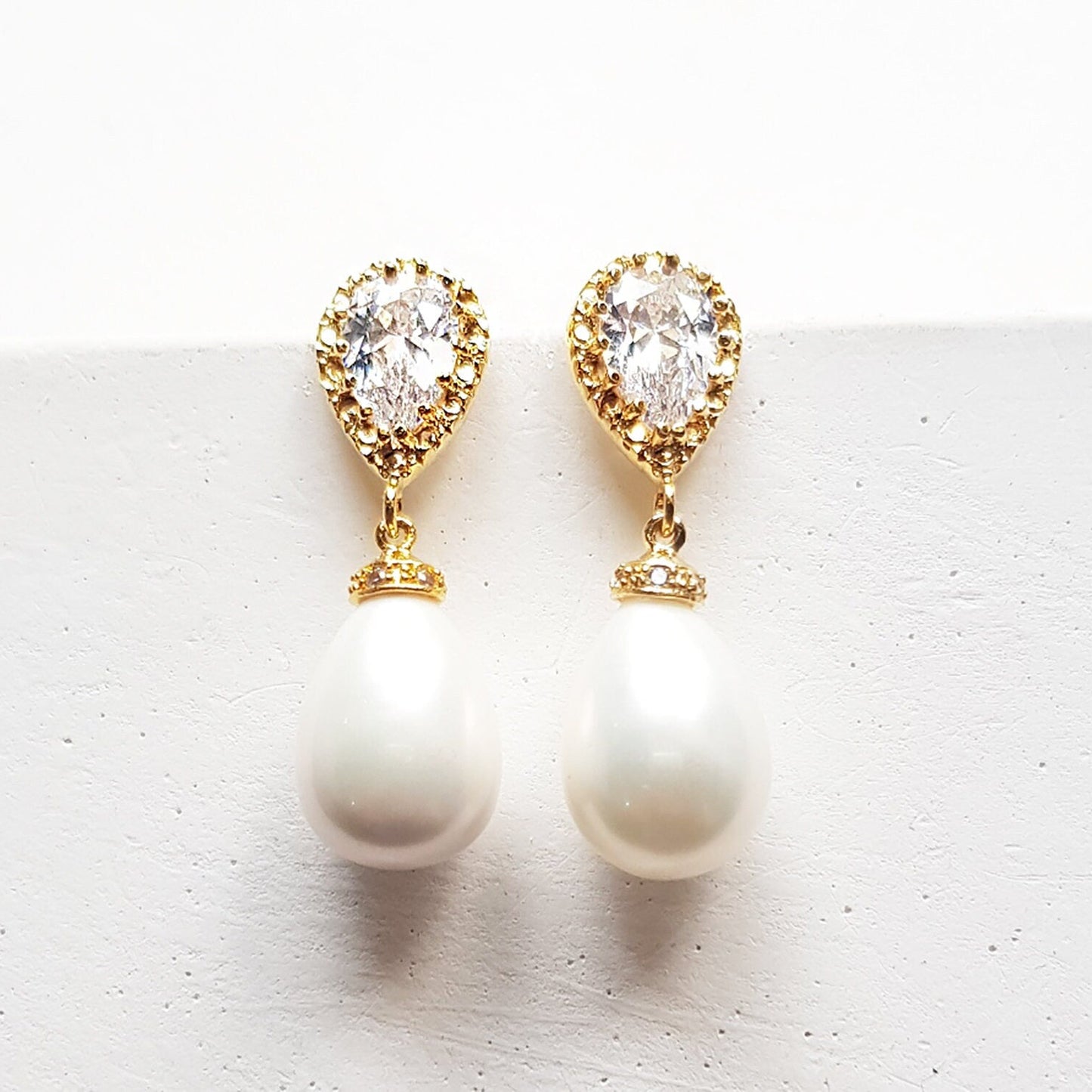 Elegant Teardrop Pearl Bride Earrings